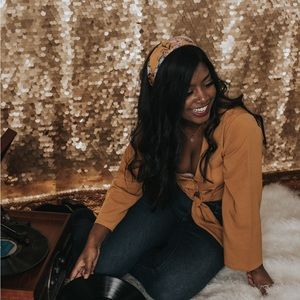 Tie Font ‘60s Inspired Crop Top | Mustard